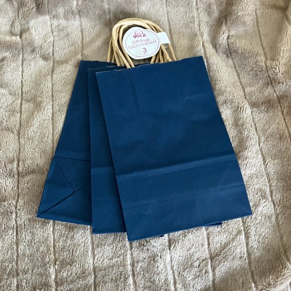 Voila Handbags - Set of 36 Paper Gift Bags With Handles